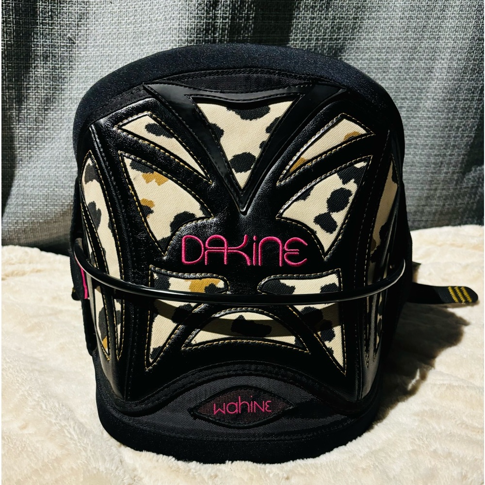 Dakine Women’s Large Kiteboard Harness. Never used.